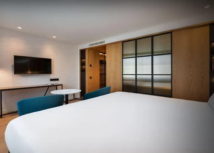 Eurostars Aliados 5*