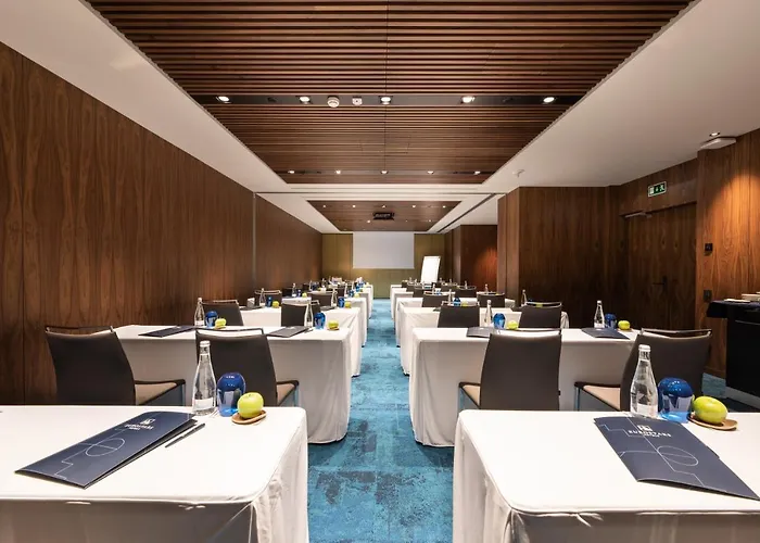 Eurostars Aliados 5*