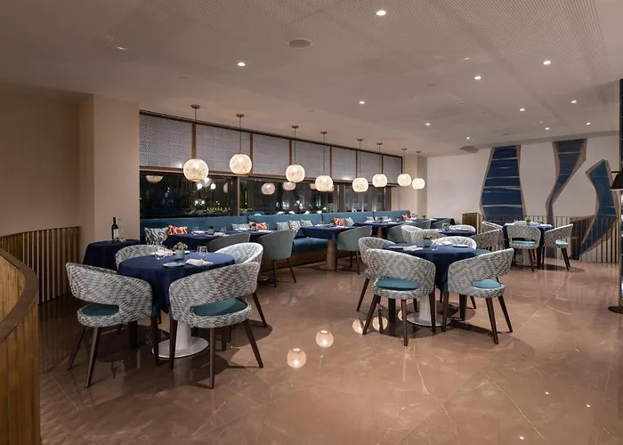 Eurostars Aliados 5*