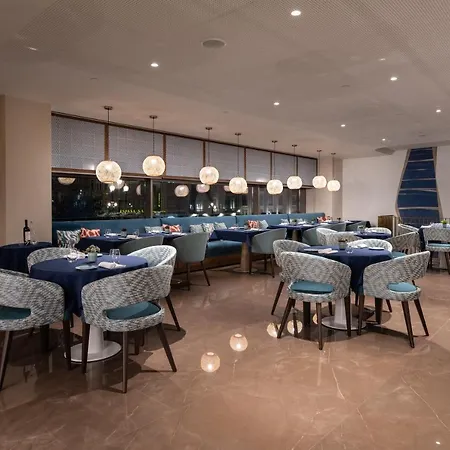 Eurostars Aliados 5*